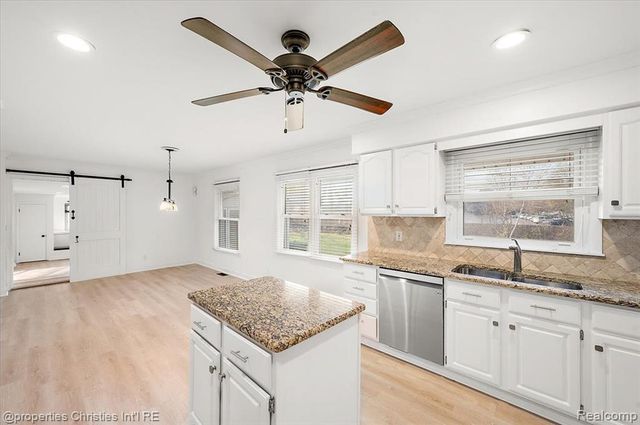 6386 Thorncrest Drive, Bloomfield Village, MI 48301