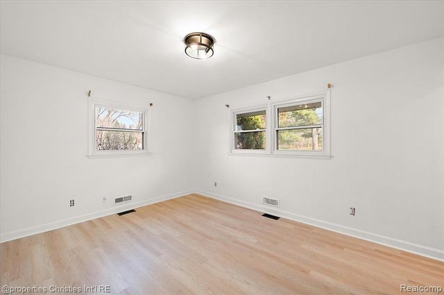 6386 Thorncrest Drive, Bloomfield Village, MI 48301