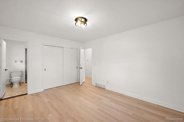 6386 Thorncrest Drive, Bloomfield Village, MI 48301