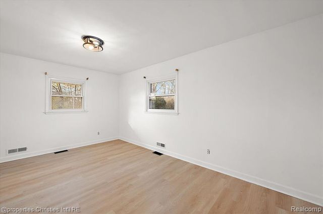 6386 Thorncrest Drive, Bloomfield Village, MI 48301