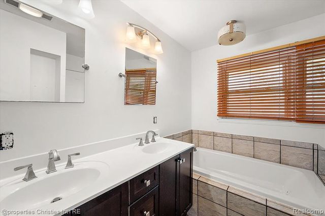 6386 Thorncrest Drive, Bloomfield Village, MI 48301