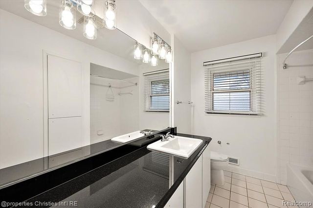 6386 Thorncrest Drive, Bloomfield Village, MI 48301