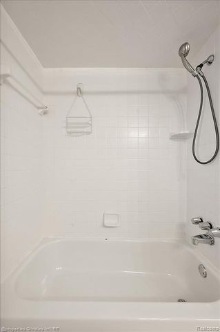 6386 Thorncrest Drive, Bloomfield Village, MI 48301