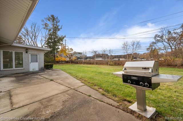 6386 Thorncrest Drive, Bloomfield Village, MI 48301