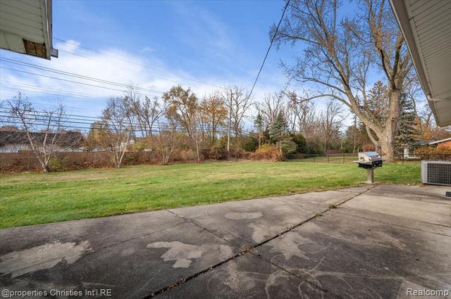 6386 Thorncrest Drive, Bloomfield Village, MI 48301