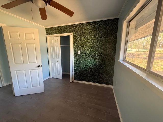 11 Cherrywood Circle, Marshall, TX 75672