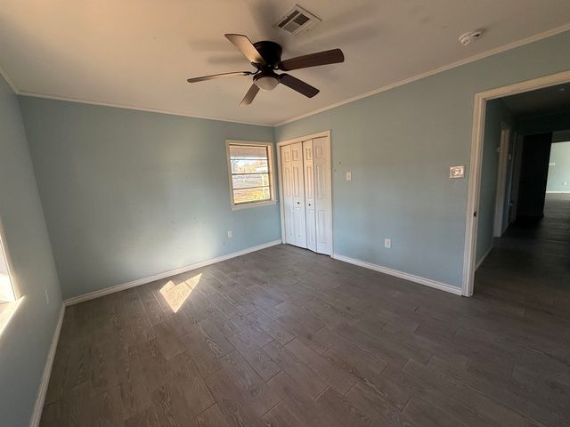 11 Cherrywood Circle, Marshall, TX 75672