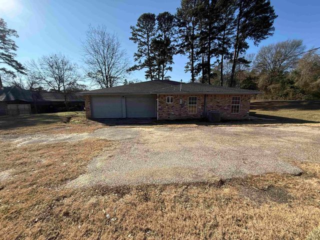 11 Cherrywood Circle, Marshall, TX 75672
