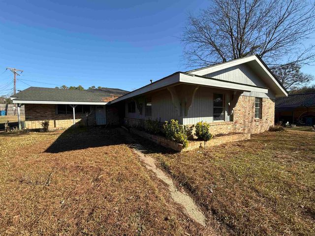 11 Cherrywood Circle, Marshall, TX 75672