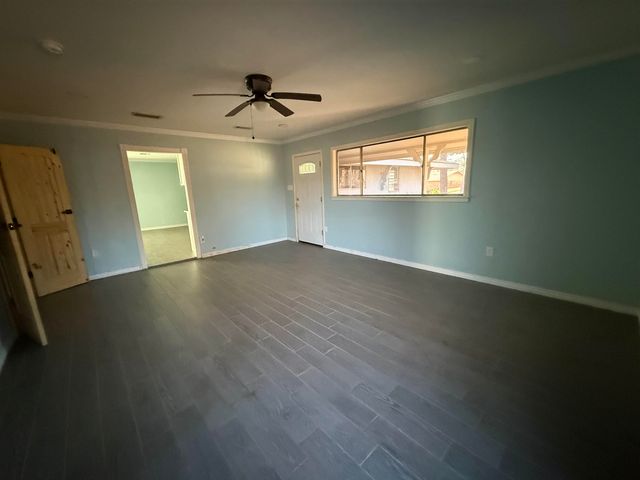 11 Cherrywood Circle, Marshall, TX 75672