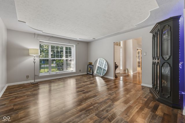 5855 Dapple Trace, Indianapolis, IN 46228