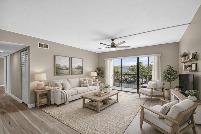 719 Sunny Pine Way D2, Greenacres, FL 33415