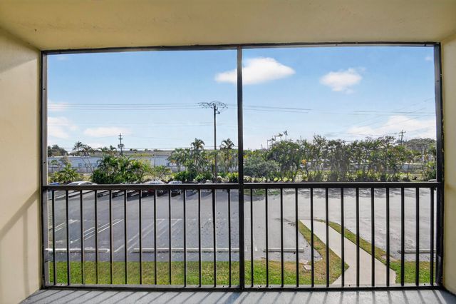 719 Sunny Pine Way D2, Greenacres, FL 33415