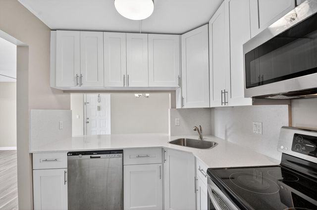 719 Sunny Pine Way D2, Greenacres, FL 33415