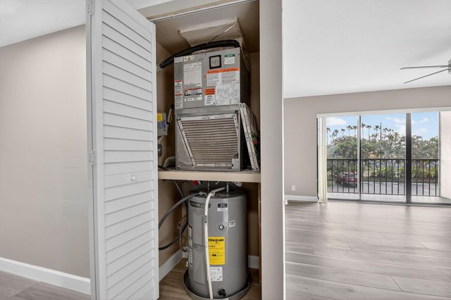 719 Sunny Pine Way D2, Greenacres, FL 33415