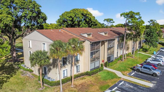 719 Sunny Pine Way D2, Greenacres, FL 33415