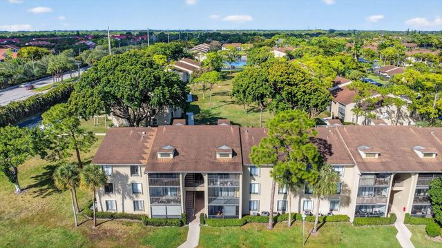 719 Sunny Pine Way D2, Greenacres, FL 33415