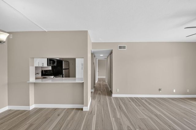 719 Sunny Pine Way D2, Greenacres, FL 33415