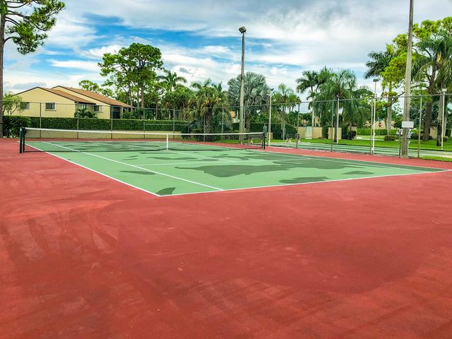 719 Sunny Pine Way D2, Greenacres, FL 33415