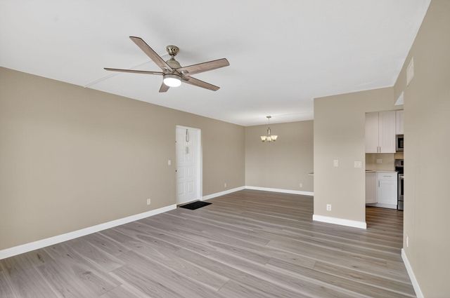 719 Sunny Pine Way D2, Greenacres, FL 33415