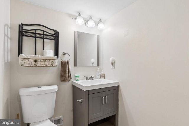2716 MAPLE AVE, Parkville, MD 21234