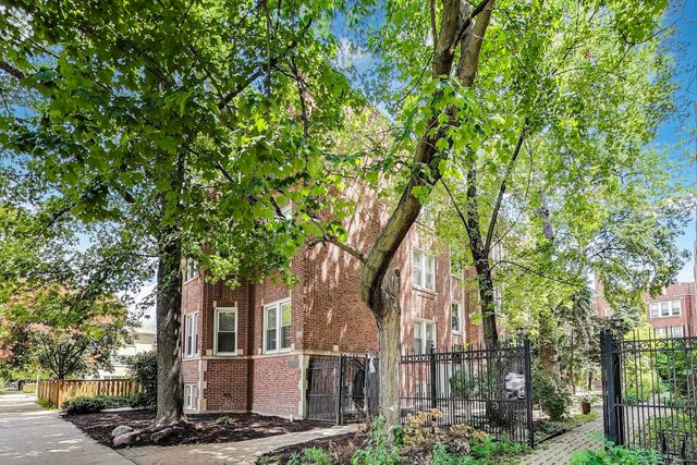 3851 N Kedvale Avenue E3, Chicago, IL 60641