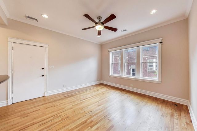 3851 N Kedvale Avenue E3, Chicago, IL 60641
