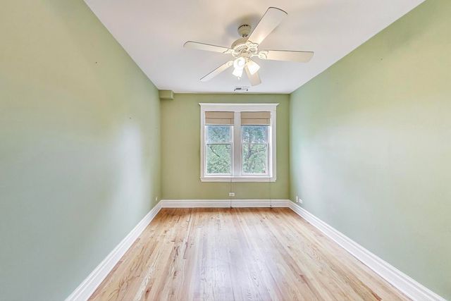 3851 N Kedvale Avenue E3, Chicago, IL 60641