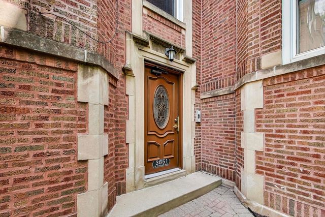 3851 N Kedvale Avenue E3, Chicago, IL 60641