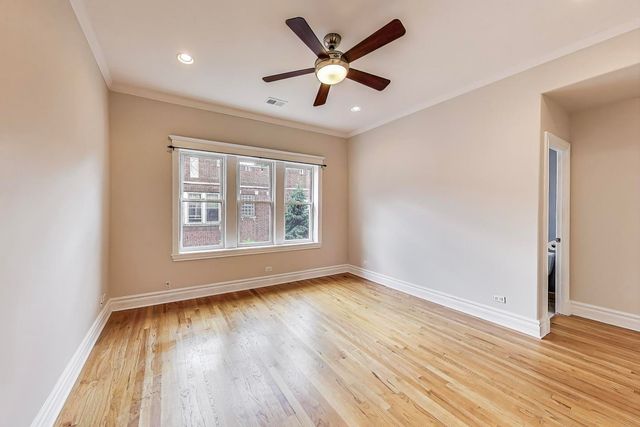 3851 N Kedvale Avenue E3, Chicago, IL 60641