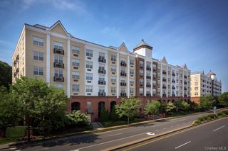 100 Glen Street N2322, Glen Cove, NY 11542