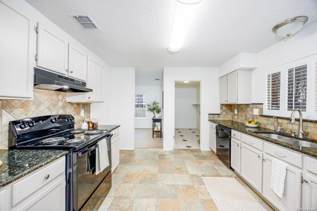 7414 Forest Stream, Live Oak, TX 78233