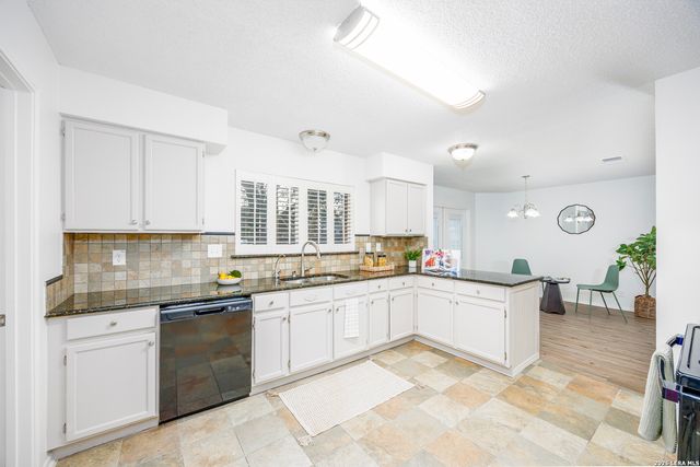 7414 Forest Stream, Live Oak, TX 78233