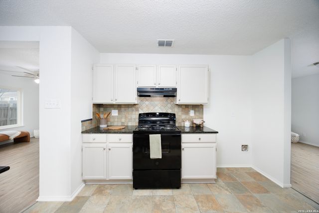 7414 Forest Stream, Live Oak, TX 78233