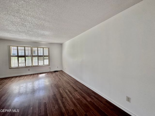 212 Montego Bay Drive, El Paso, TX 79912