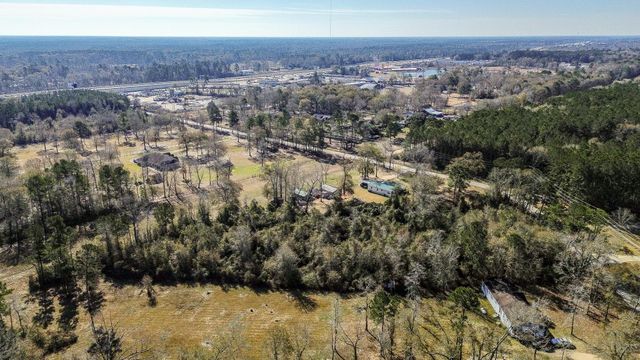 378 County Road 381, Cleveland, TX 77328