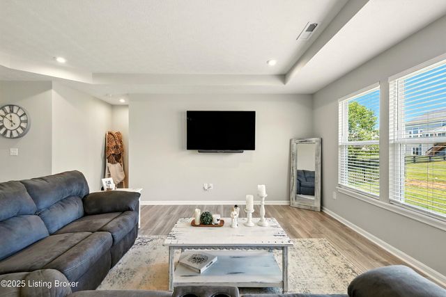 3810 Scarlet Oak Ln, La Grange, KY 40031