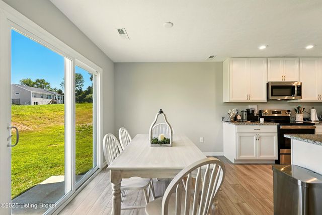 3810 Scarlet Oak Ln, La Grange, KY 40031