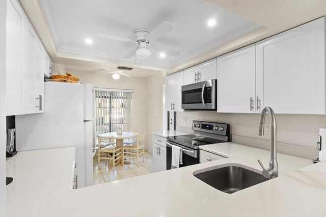 5186 GOLFVIEW Court 1913, Delray Beach, FL 33484