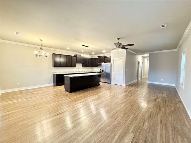 812 NE Heights Lane, Bentonville, AR 72712