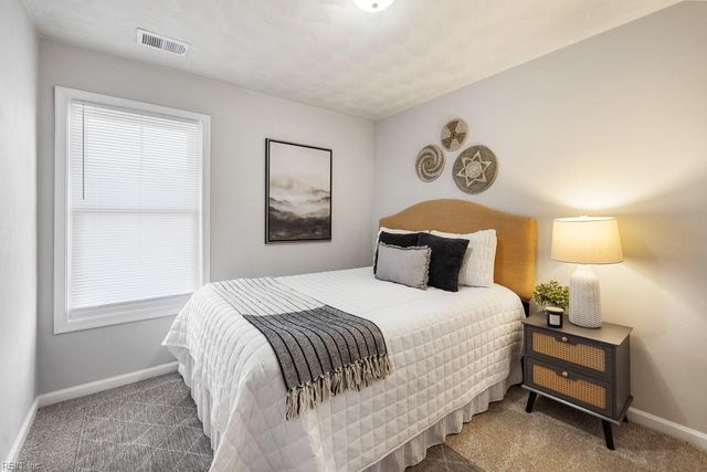 5505 Taylors Walke LN, Virginia Beach, VA 23462