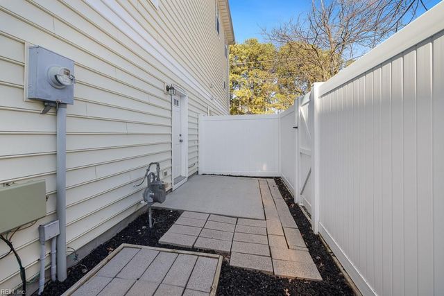 5505 Taylors Walke LN, Virginia Beach, VA 23462