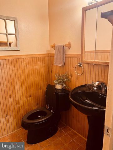 425 BEECHCROFT RD, Winchester, VA 22601