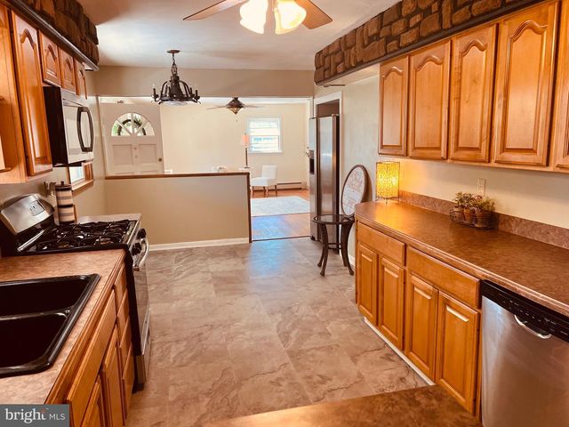 425 BEECHCROFT RD, Winchester, VA 22601