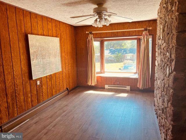 425 BEECHCROFT RD, Winchester, VA 22601