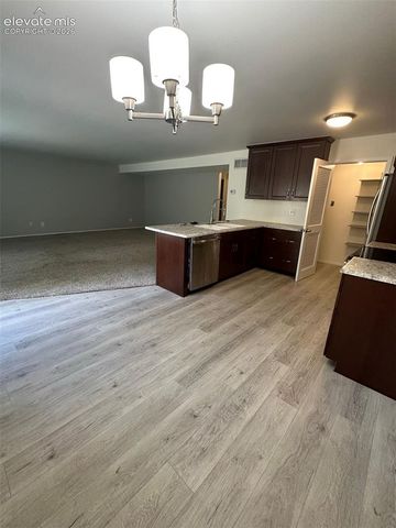 2127 Broadmoor Road Circle, Colorado Springs, CO 80906