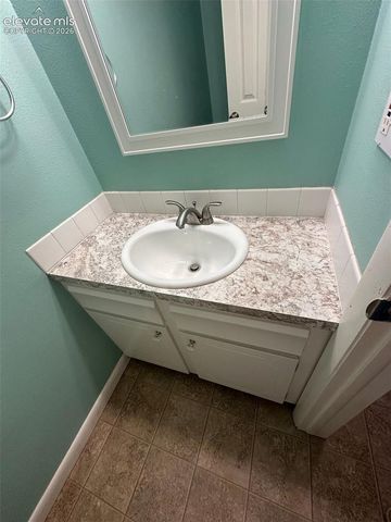 2127 Broadmoor Road Circle, Colorado Springs, CO 80906