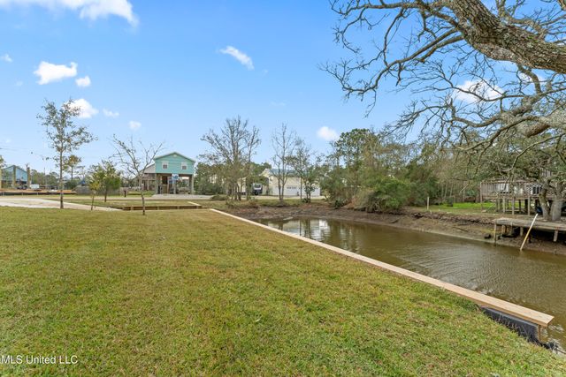 5005 Nebraska Street, Bay Saint Louis, MS 39520