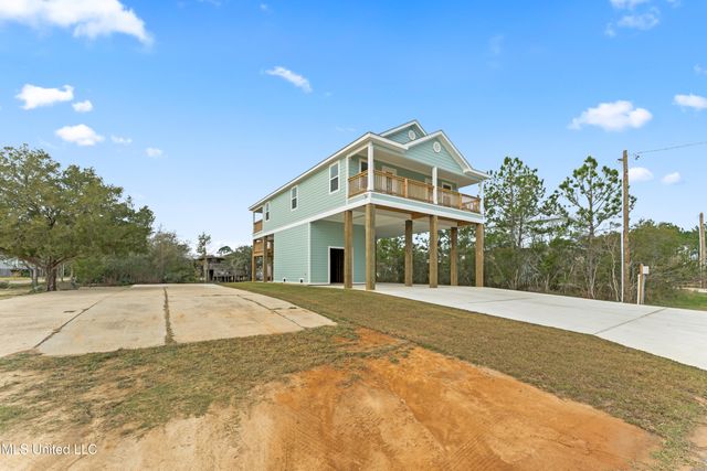 5005 Nebraska Street, Bay Saint Louis, MS 39520