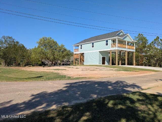 5005 Nebraska Street, Bay Saint Louis, MS 39520